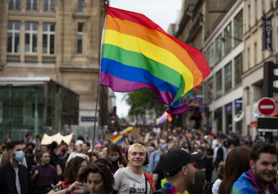 Директорите в шах: Ако ученик каже, че е гей, изключваме ли го?