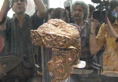 Представиха рядък тракийски шлем с мотиви от Троянската война – в света има намерени още 2 подобни