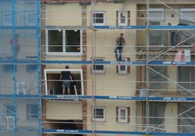 Баровци в Родопите строят 5-етажни къщи, но никога няма да живеят в тях